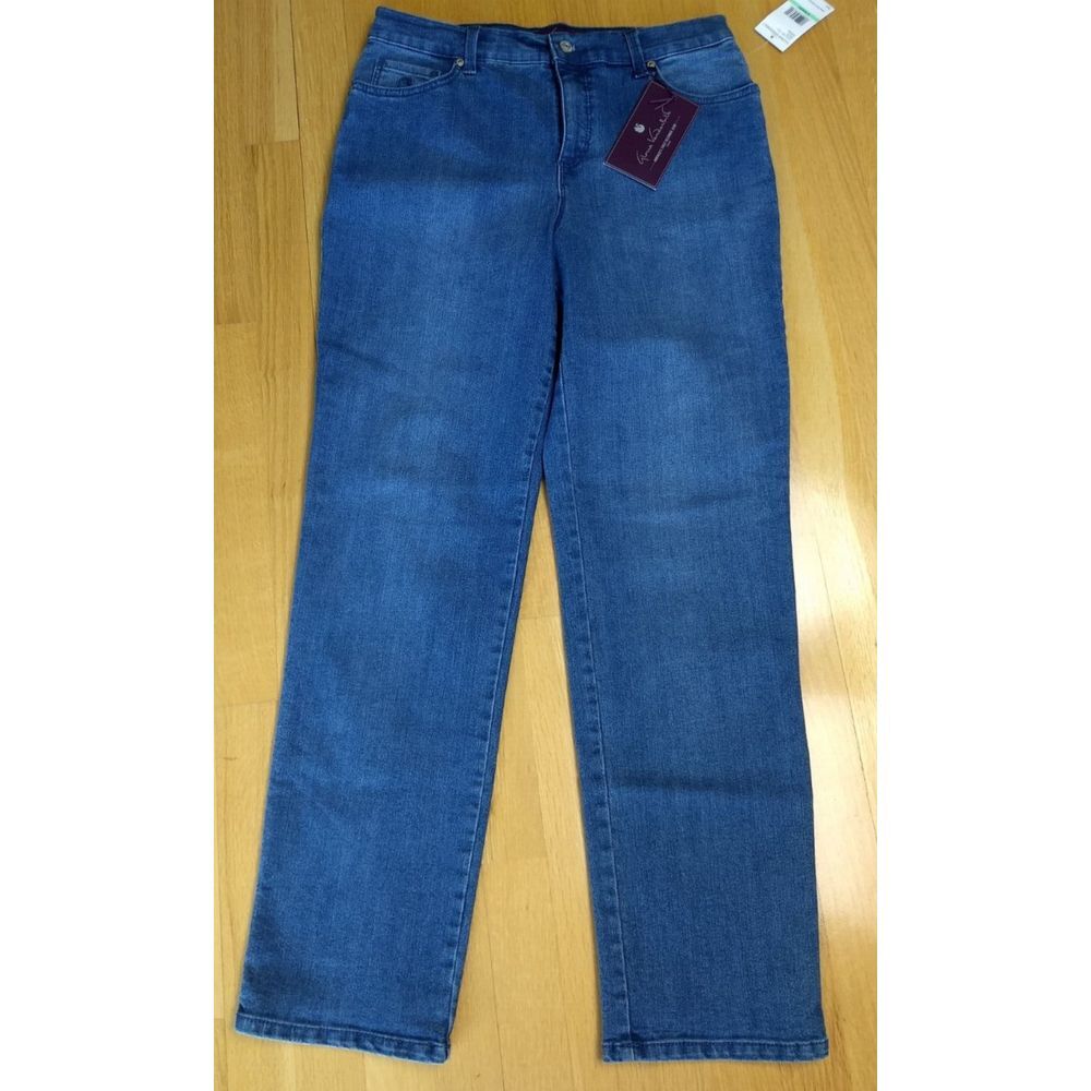GLORIA‎ VANDERBILT Women's Amanda Jeans Sz 8 Short Tapered Leg Classic Rise NWT